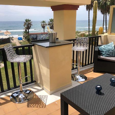 Beachfront Apartment - Sea Views - ماربيا المظهر الخارجي الصورة