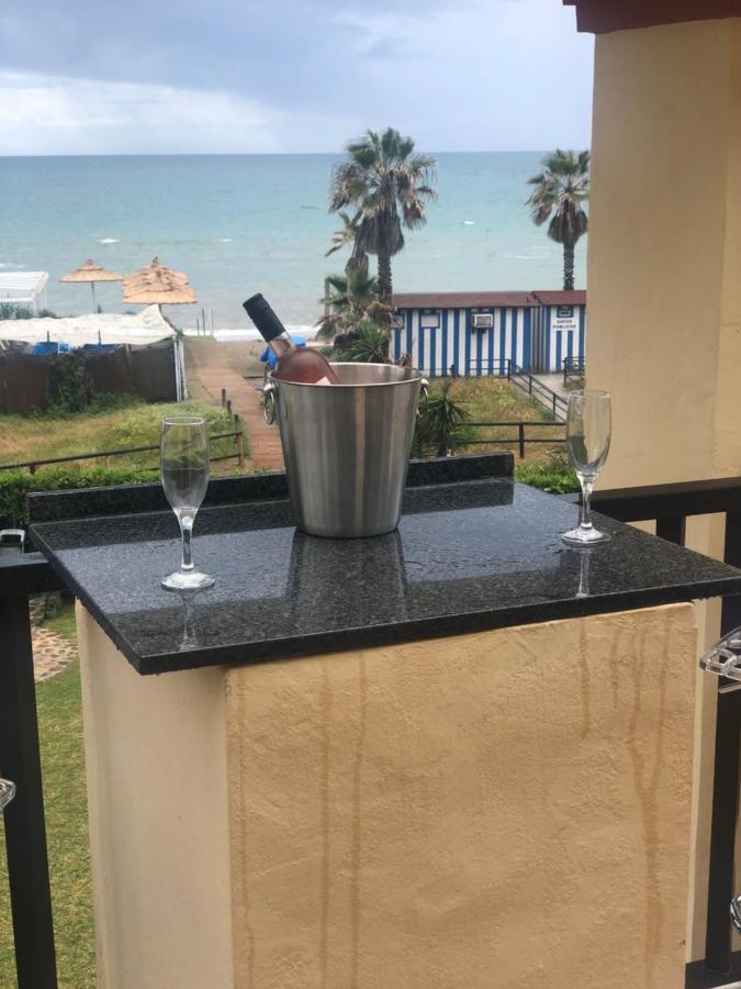 Beachfront Apartment - Sea Views - ماربيا المظهر الخارجي الصورة