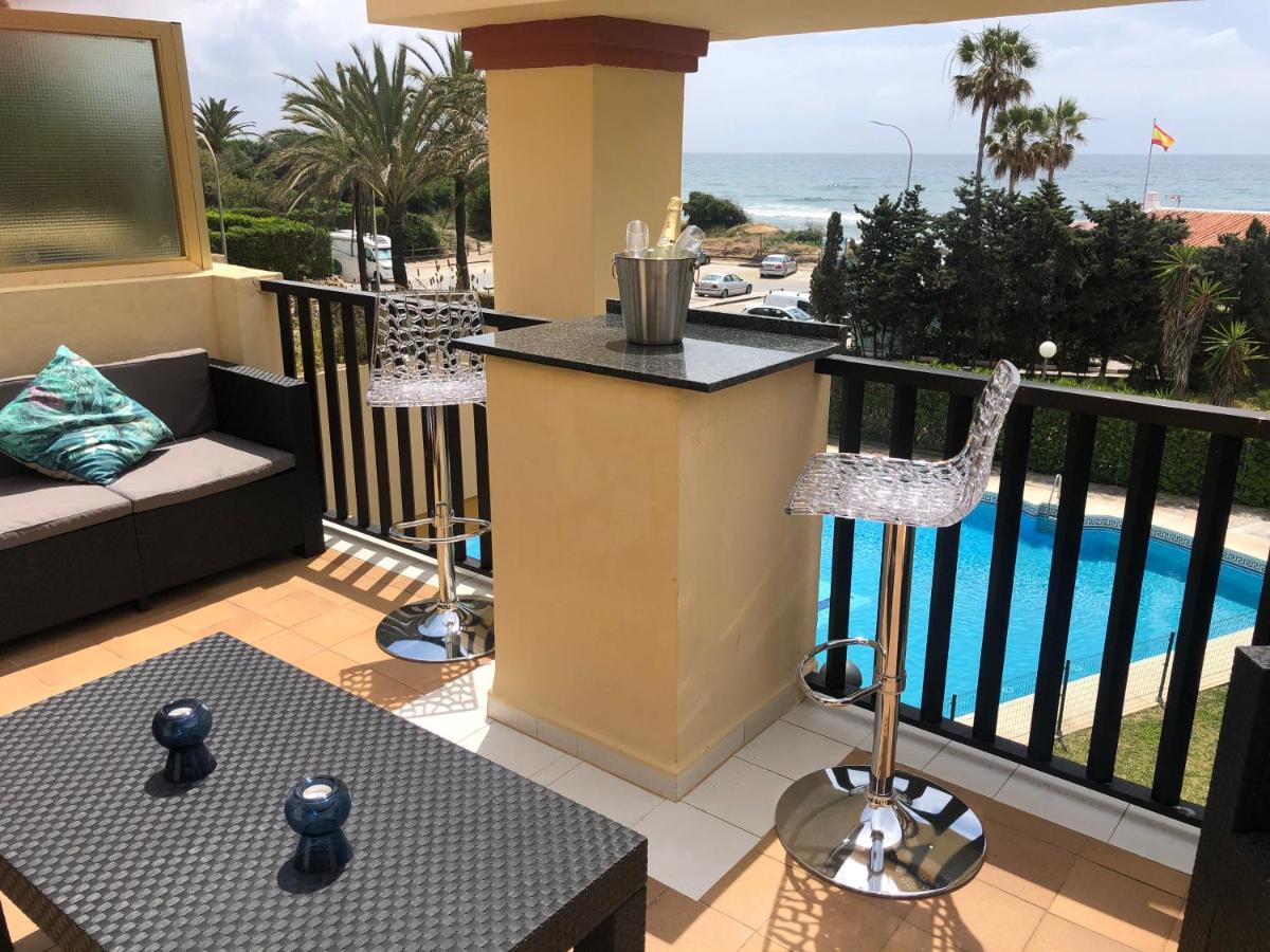 Beachfront Apartment - Sea Views - ماربيا المظهر الخارجي الصورة