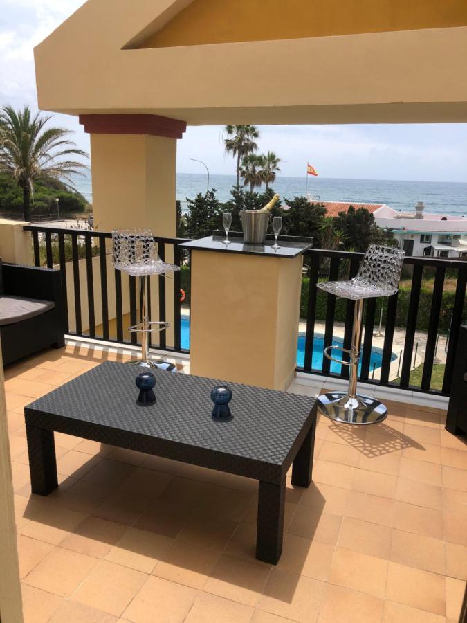 Beachfront Apartment - Sea Views - ماربيا المظهر الخارجي الصورة