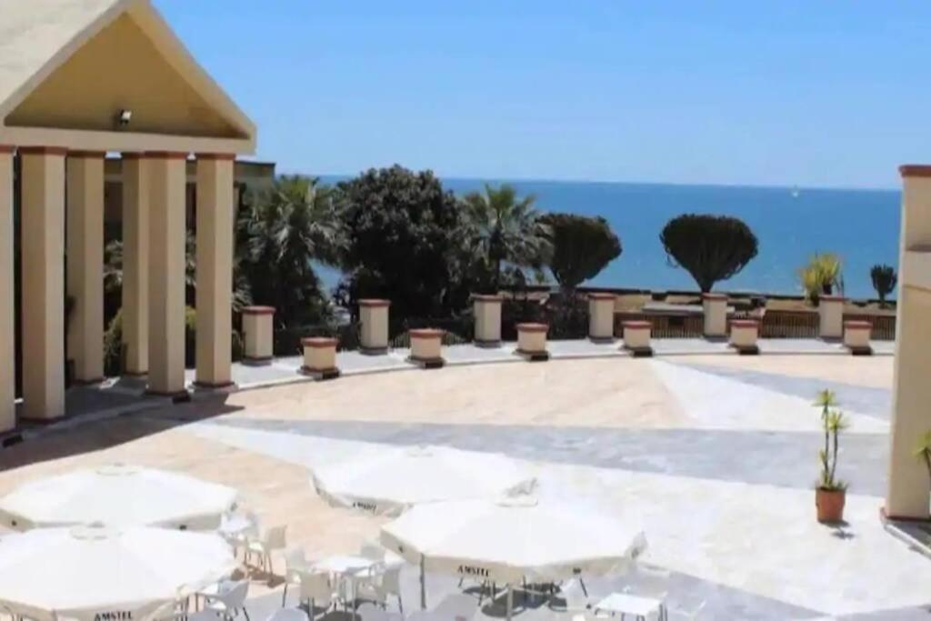 Beachfront Apartment - Sea Views - ماربيا المظهر الخارجي الصورة