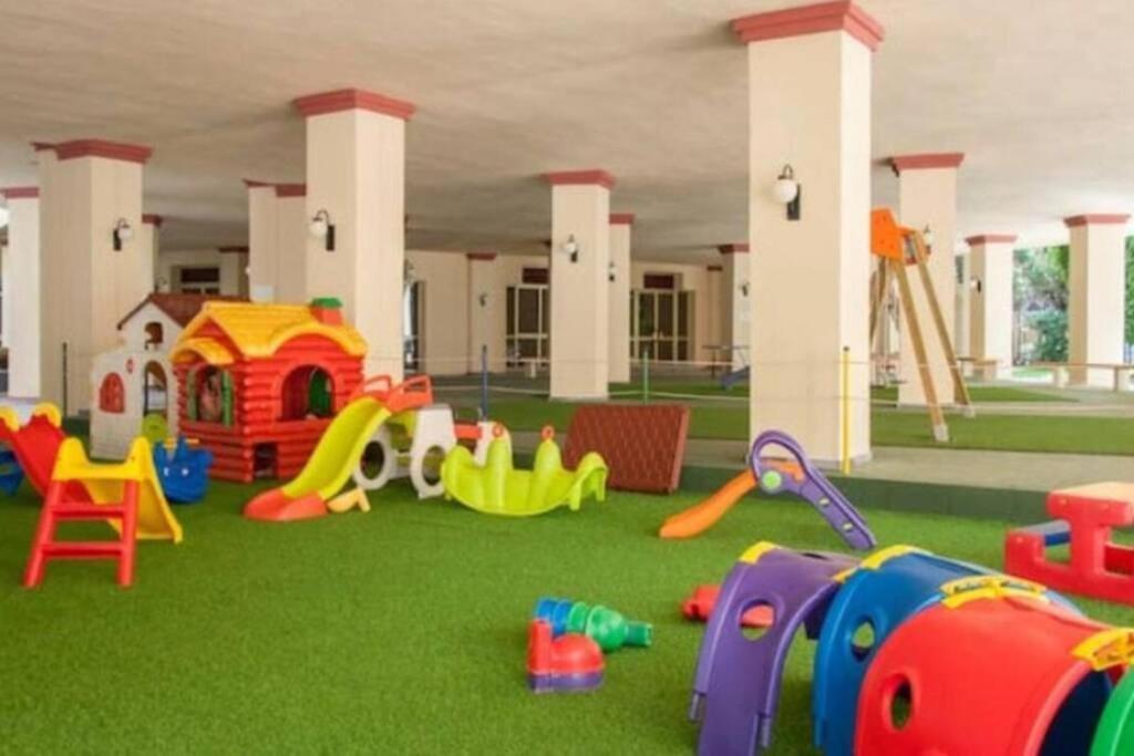 Beachfront Apartment - Sea Views - ماربيا المظهر الخارجي الصورة
