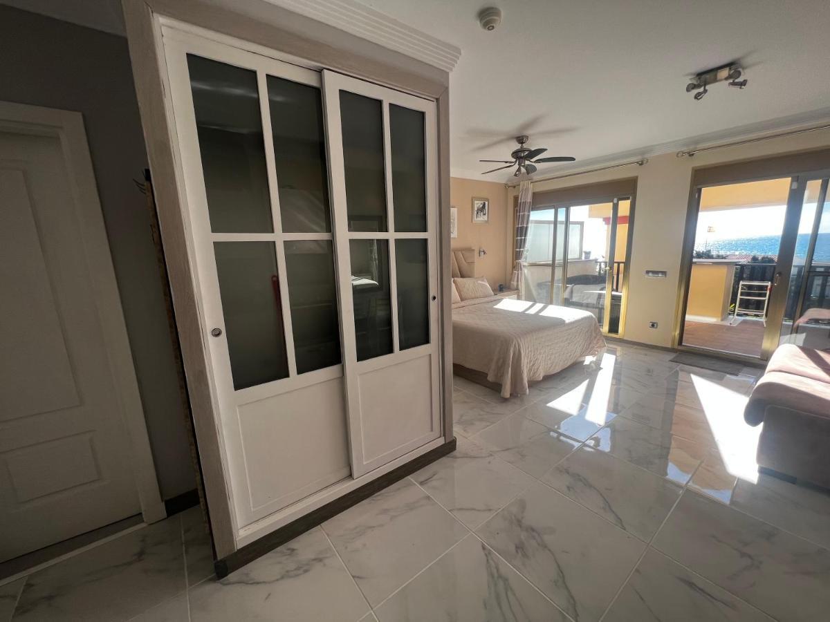 Beachfront Apartment - Sea Views - ماربيا المظهر الخارجي الصورة