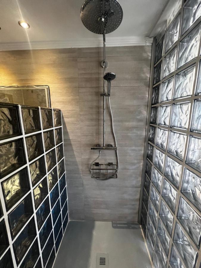 Beachfront Apartment - Sea Views - ماربيا المظهر الخارجي الصورة