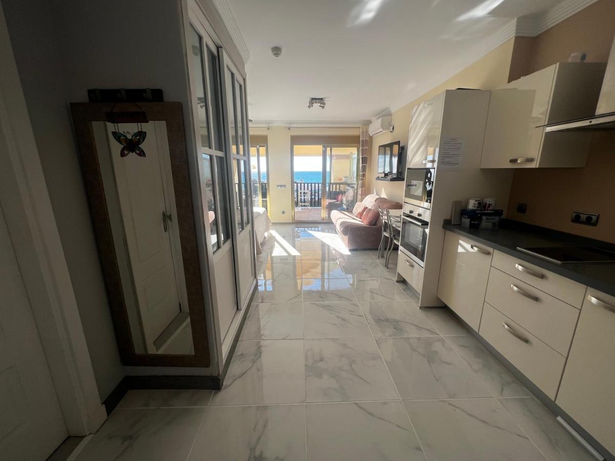 Beachfront Apartment - Sea Views - ماربيا المظهر الخارجي الصورة